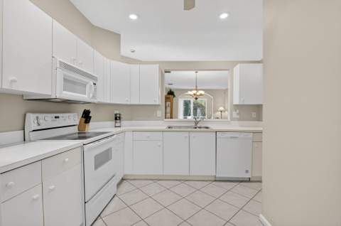 10612 Royal Caribbean Circle, Boynton Beach FL - photo 16 of 63