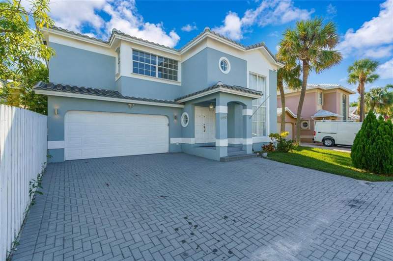 4 bedroom Single Family Residence at 4450 NW 55th Drive, Winston Park Section Two-A, Coconut Creek — photo 2