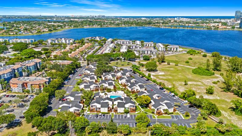 1 bedroom Condominium at 637 Executive Center Drive #N105, Eden Place Condo, West Palm Beach — photo 3