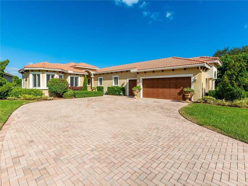 4 bedroom Single Family Residence at 775 Greensward Lane, Seagate Golf At The Hamlet, Delray Beach — photo 2