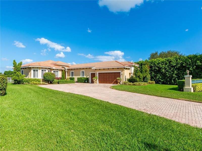 4 bedroom Single Family Residence at 775 Greensward Lane, Seagate Golf At The Hamlet, Delray Beach — photo 4