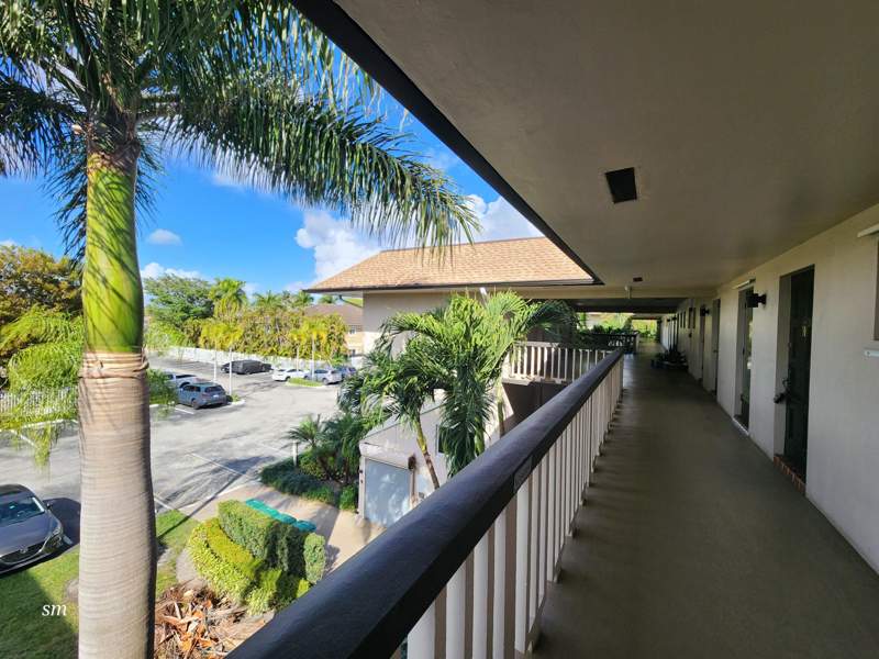 1 bedroom Condominium at 4900 Washington Street #309, Hillcrest country Club 11, Hollywood — photo 3