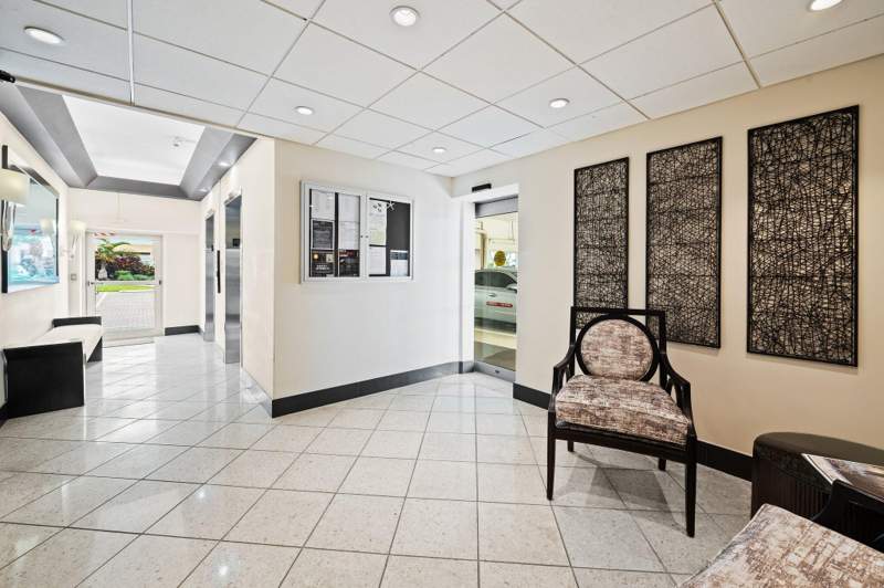 2 bedroom Condominium at 1050 Hillsboro Mile #Unit 203w, Hillsboro Le Baron Condo Apts, Hillsboro Beach — photo 4