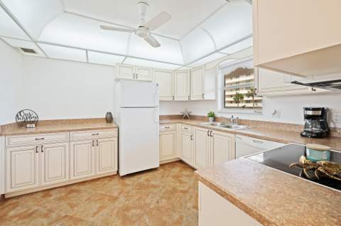 1050 Hillsboro Mile #Unit 203w, Hillsboro Beach FL - photo 14 of 30