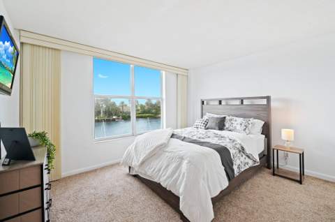 1050 Hillsboro Mile #Unit 203w, Hillsboro Beach FL - photo 17 of 30