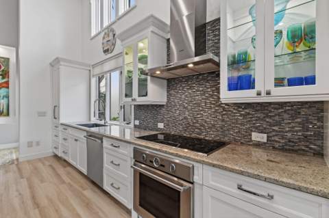 302 Alicante Drive, Juno Beach FL - photo 10 of 38