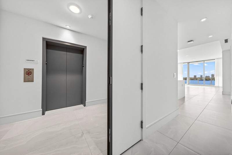 2 bedroom Condominium at 220 Lake Shore Drive #1010, Nautilus 220, Lake Park — photo 5