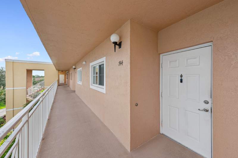 3 bedroom Condominium at 4721 E Lucerne Lakes Blvd #744, Lucerne Pointe Condo C, Lake Worth — photo 2