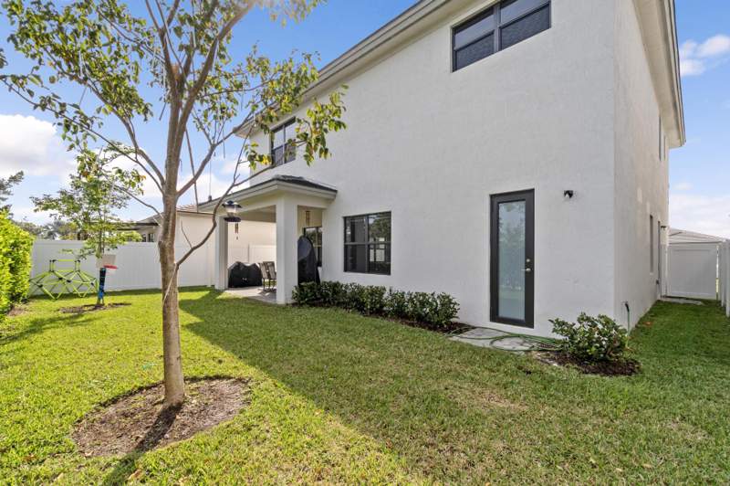 5 bedroom Single Family Residence at 17325 SW 41 Street, Tuscan Isles, Miramar — photo 4