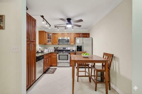 19000 Stewart Circle #4, Boca Raton FL - photo 19 of 46