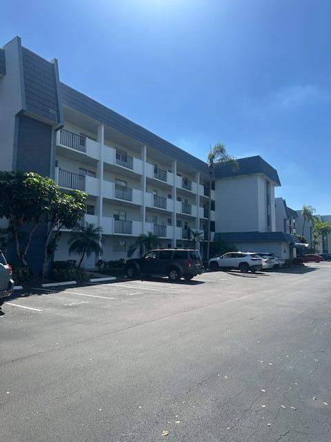 2 bedroom Condominium at 6080 NW 44th Street #205, The Greens Of Inverrary, Lauderhill — photo 4