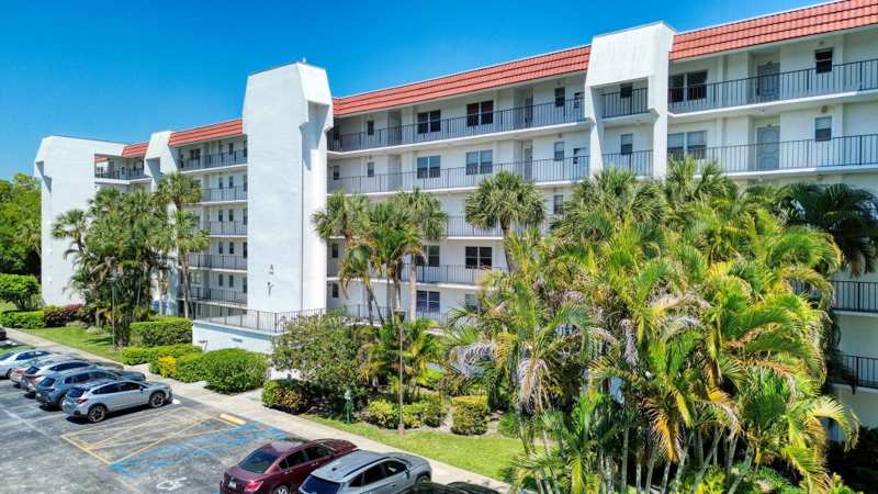 1 bedroom Condominium at 3593 Birdie Drive #203, Poinciana Place Condo A,B And C, Lake Worth — photo 1