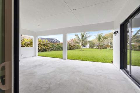 179 SE Via Lago Garda, Port St. Lucie FL - photo 10 of 17