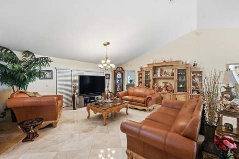 5884 Laurel Green Circle, Boynton Beach FL - photo 12 of 48
