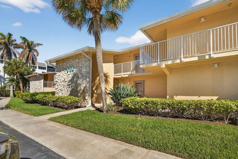1 bedroom Condominium at 2400 S Ocean Drive #823, Ocean Village, Fort Pierce — photo 4