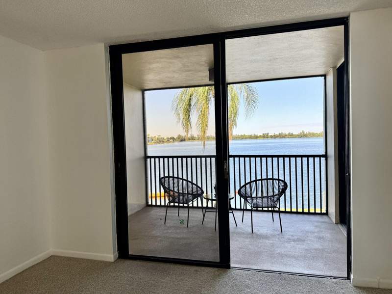 2 bedroom Condominium at 112 Lake Emerald Drive #204, Lake Emerald Condominium No, Oakland Park — photo 3