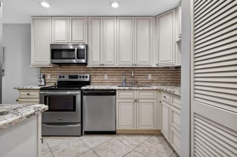 41 Stratford Lane #B, Boynton Beach FL - photo 19 of 68