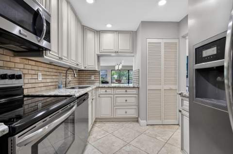 41 Stratford Lane #B, Boynton Beach FL - photo 18 of 68