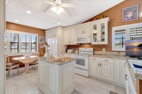 8240 Waterline Drive, Boynton Beach FL - photo 14 of 47