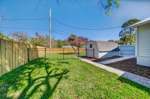 2366 SE Country Club Lane, Stuart FL - photo 15 of 53