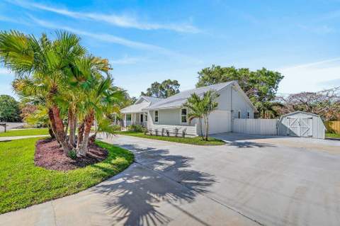 2366 SE Country Club Lane, Stuart FL - photo 6 of 53