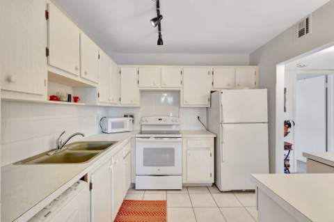 52 Plymouth F, West Palm Beach FL - photo 12 of 37