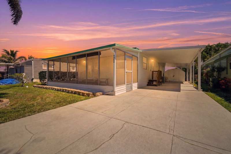 2 bedroom Manufactured Home at 5560 E Marina Drive, Ravenswood Estates & Marinas, Fort Lauderdale — photo 1