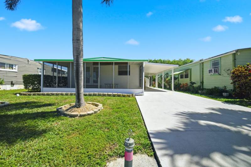 2 bedroom Manufactured Home at 5560 E Marina Drive, Ravenswood Estates & Marinas, Fort Lauderdale — photo 3