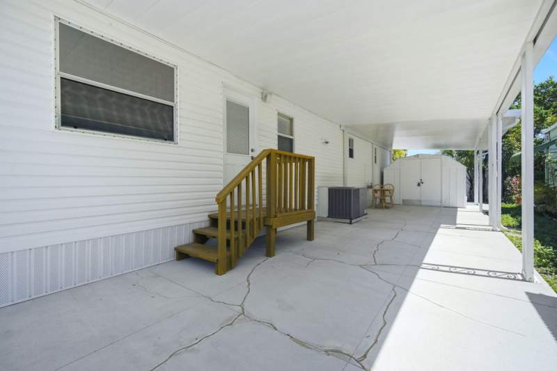 2 bedroom Manufactured Home at 5560 E Marina Drive, Ravenswood Estates & Marinas, Fort Lauderdale — photo 4