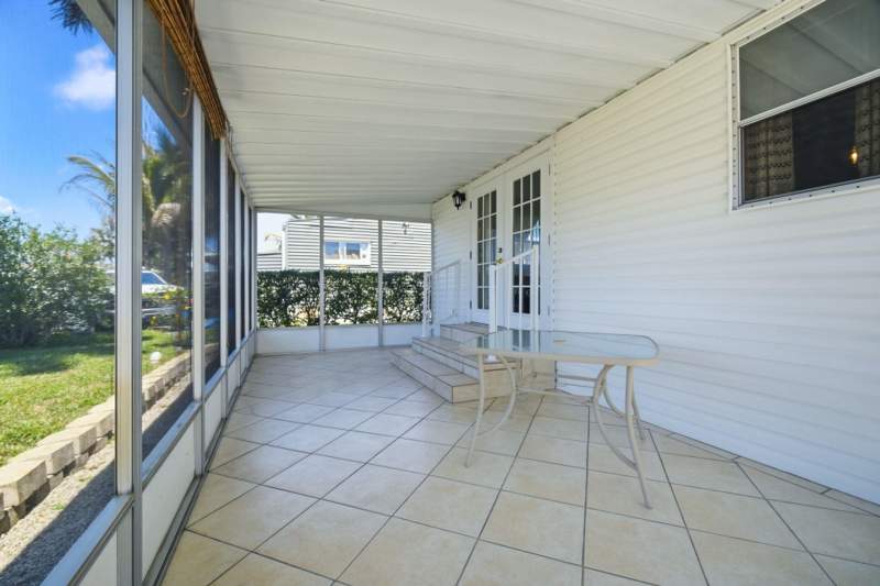 2 bedroom Manufactured Home at 5560 E Marina Drive, Ravenswood Estates & Marinas, Fort Lauderdale — photo 5