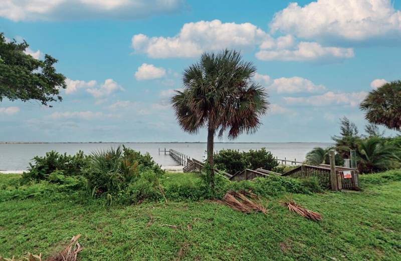 6 bedroom Single Family Residence at 515 S Indian River Drive, Andrews & Richards Resubdivision (East), Fort Pierce — photo 3