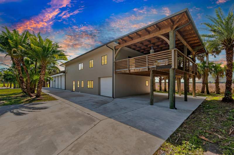 3 bedroom Single Family Residence at 200 S Graves Road, Metes And Bounds, Fort Pierce — photo 3