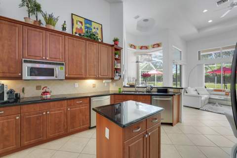 8197 Butler Greenwood Drive, West Palm Beach FL - photo 9 of 46
