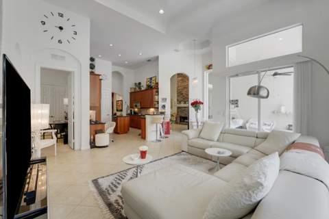 8197 Butler Greenwood Drive, West Palm Beach FL - photo 12 of 46