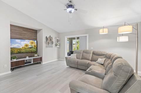 861 SE Cavern Avenue, Port St. Lucie FL - photo 10 of 25