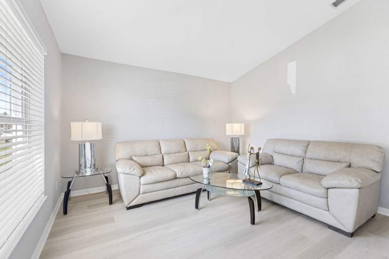 4 bedroom Single Family Residence at 861 SE Cavern Avenue, Port St Lucie Section 3, Port St. Lucie — photo 4