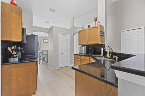 861 SE Cavern Avenue, Port St. Lucie FL - photo 8 of 25