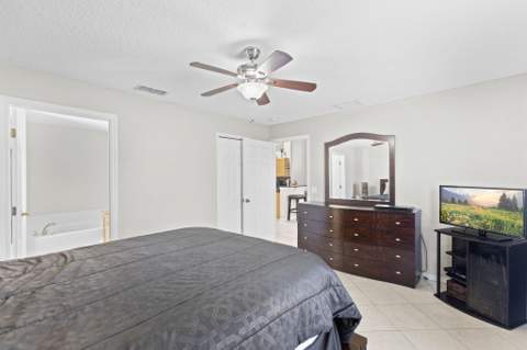 861 SE Cavern Avenue, Port St. Lucie FL - photo 13 of 25