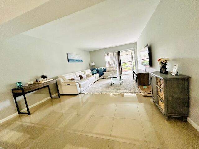 2 bedroom Condominium at 23370 Carolwood Lane, Pines Of Boca Barwood Condo, Boca Raton — photo 3