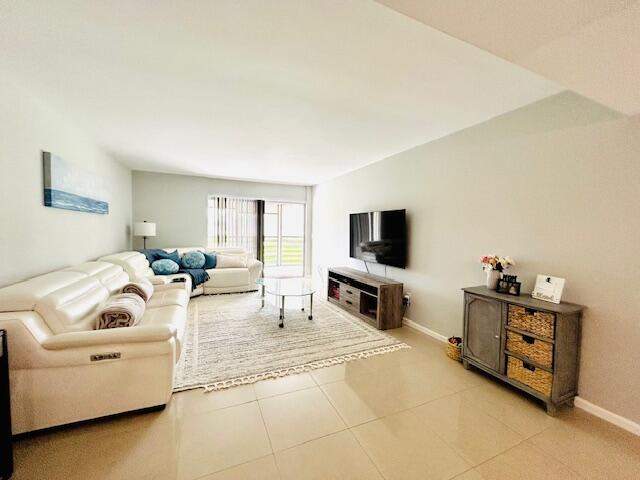 2 bedroom Condominium at 23370 Carolwood Lane, Pines Of Boca Barwood Condo, Boca Raton — photo 4