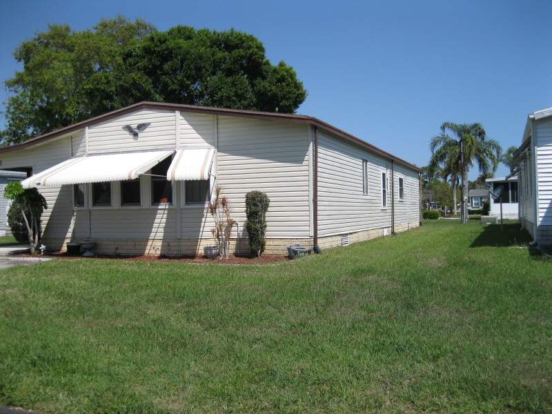 2 bedroom Manufactured Home at 493 Hemingway Terrace, Tropical Isles, Fort Pierce — photo 2
