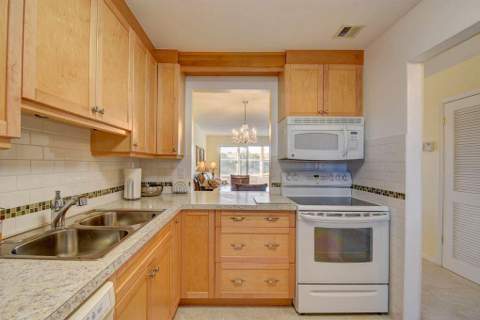 307 Lake Evelyn Drive, West Palm Beach FL - photo 7 of 66