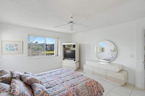7552 Trent Drive #301, Tamarac FL - photo 23 of 35
