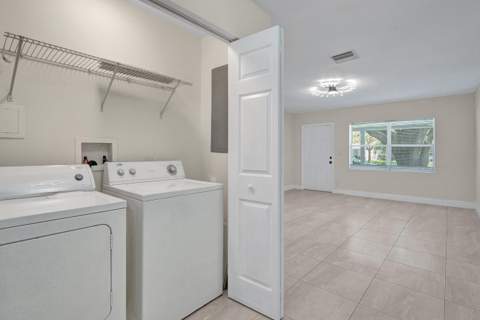 131 NE 51st Street, Oakland Park FL - photo 20 of 22