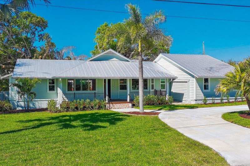 3 bedroom Single Family Residence at 2366 SE Country Club Lane, Port Sewall, Stuart — photo 1