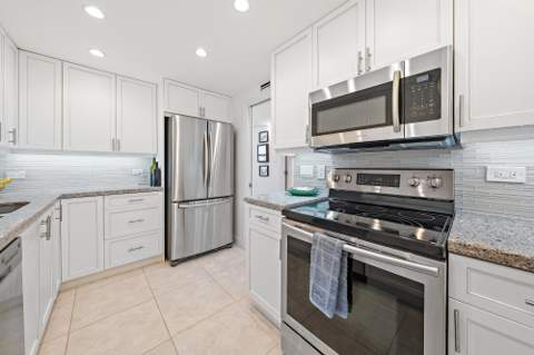 5420 N Ocean Drive #Ph2, Riviera Beach FL - photo 6 of 34