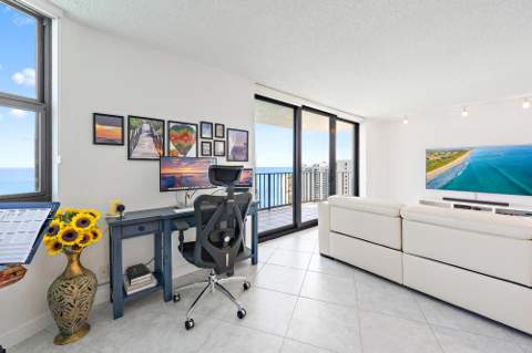 5420 N Ocean Drive #Ph2, Riviera Beach FL - photo 9 of 34