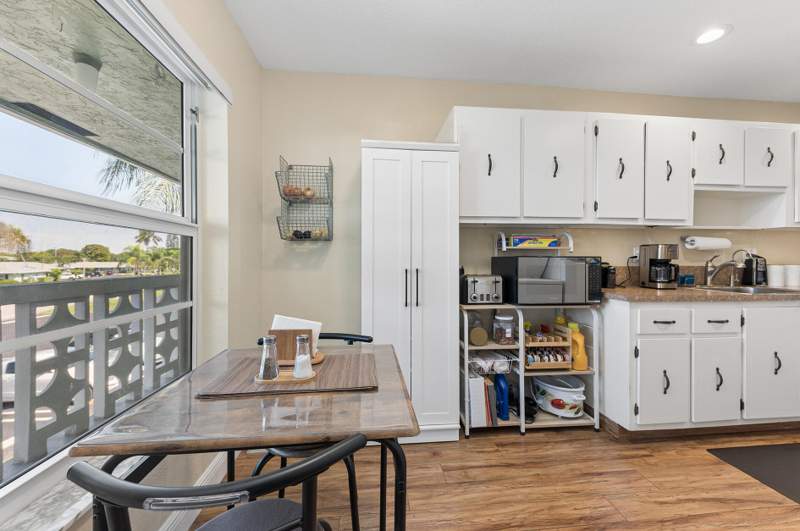 2 bedroom Condominium at 1060 Citrus Way #204, Pines Of Delray Condo, Delray Beach — photo 3