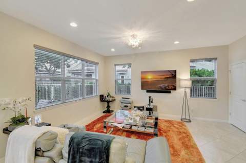 1105 Banyan Drive, Hollywood FL - photo 8 of 40