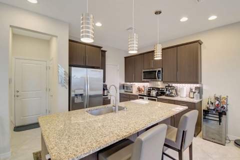 1105 Banyan Drive, Hollywood FL - photo 11 of 40